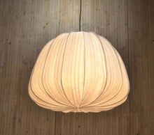 Load image into Gallery viewer, Hozuki Pendant Medium
