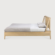 Load image into Gallery viewer, Spindle Bed King - Oak