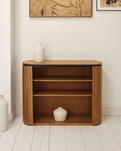 Load image into Gallery viewer, Licia solid mango wood bookshelf with painted black metal, 120 x 90 cm - image 5