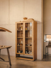 Load image into Gallery viewer, Alguema display cabinet in oak wood veneer with natural finish, 100 x 185 cm - image 7