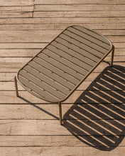 Load image into Gallery viewer, Joncols outdoor aluminium coffee table with powder coated grey finish, Ø 110 x 62 cm - image 5