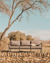 Load image into Gallery viewer, Comova 100% outdoor 3-seater sofa in light grey and green aluminium, 222 cm - image 5