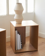 Load image into Gallery viewer, Litto small shelf module in oak veneer, 34 x 38 cm - image 5