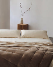 Load image into Gallery viewer, Ofelia base with ecru removable cover and solid beech wooden legs for a 160 x 200 cm mattress - image 6