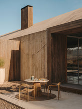 Load image into Gallery viewer, Alcaufar round outdoor table made of solid teak wood and white cement Ø 90 cm - image 3