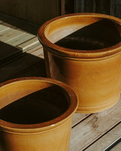 Load image into Gallery viewer, Presili set of 2 ceramic planters with glazed mustard finish Ø 37 / 47 cm - image 4