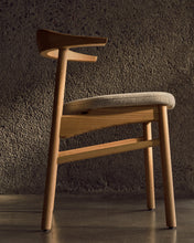 Load image into Gallery viewer, Timons chair removable cover in beige chenille solid oak wood natural finish FSC Mix Credit - image 12