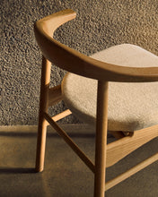 Load image into Gallery viewer, Timons chair removable cover in beige chenille solid oak wood natural finish FSC Mix Credit - image 10