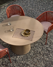 Load image into Gallery viewer, Itai outdoor round cement table, Ø 120 cm - image 4