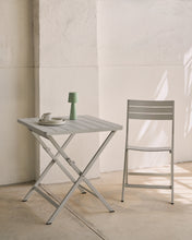 Load image into Gallery viewer, Folding outdoor table Torreta made of aluminum with light grey finish 70 x 70 cm - image 7
