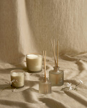 Load image into Gallery viewer, 400g Soft Jasmin scented candle - image 4