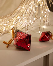 Load image into Gallery viewer, Argin set of 2 hanging ornaments made of red recycled glass, 10 cm - image 2