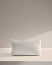 Load image into Gallery viewer, Nyla microfibre pillow 70 x 40 cm - image 4