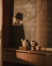 Load image into Gallery viewer, Arif set of stone sculptures in a beige and black finish, 12 cm / 23 cm - image 2