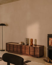 Load image into Gallery viewer, Onix TV stand with a walnut veneer in a dark finish, 200 x 45 cm FSC Mix Credit - image 4