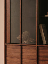 Load image into Gallery viewer, Onix display cabinet solid walnut and walnut veneer dark finish 100 x 170 cm FSC Mix Credit - image 6