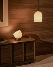 Load image into Gallery viewer, Shenli table lamp in alabaster and metal with a brass finish UK adapter - image 2