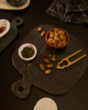 Load image into Gallery viewer, Blisk nutcracker made of gold-coloured stainless steel - image 2