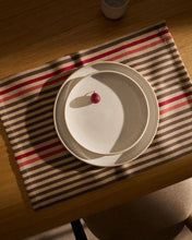 Load image into Gallery viewer, Uilo white ceramic dessert plate - image 4