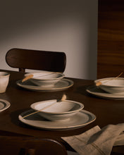 Load image into Gallery viewer, White ceramic Coval flat plate - image 2