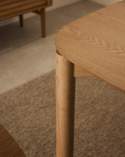 Load image into Gallery viewer, Indara table in ash veneer with natural finish 160 x 90 cm - image 6
