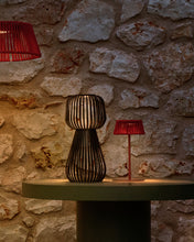 Load image into Gallery viewer, Reiba black metal solar table lamp - image 2