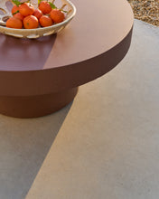 Load image into Gallery viewer, Aiguablava terracotta cement coffee table Ø66cm - image 3