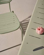 Load image into Gallery viewer, Brai outdoor table in turquoise galvanised steel 180 x 90cm - image 6