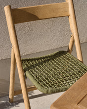 Load image into Gallery viewer, Dandara folding chair in solid acacia wood with steel structure and green cord FSC 100% - image 15