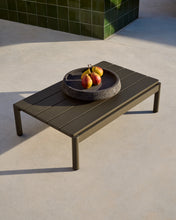 Load image into Gallery viewer, Sorells coffee table in green aluminum 52,4 x 91 cm - image 3