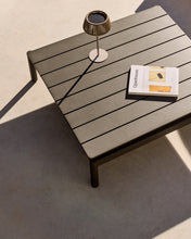 Load image into Gallery viewer, Sorells coffee table in green aluminum 89 x 91 cm - image 3
