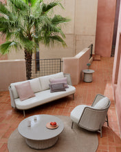 Load image into Gallery viewer, Sedalis outdoor coffee table in aluminium and taupe rope cord Ø99cm - image 4