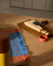 Load image into Gallery viewer, Zairin serving board in FSC 100% acacia wood and pink metal - image 3