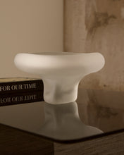 Load image into Gallery viewer, Ondaro frosted glass centrepiece 15cm - image 2