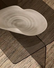Load image into Gallery viewer, Ondaro frosted glass centrepiece 11cm - image 4