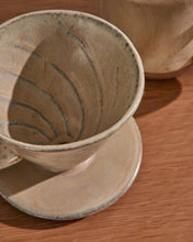 Load image into Gallery viewer, Zunel beige ceramic coffee cup with dripper set - image 5