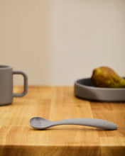 Load image into Gallery viewer, Lili set of two spoons in orange and blue silicone - image 4