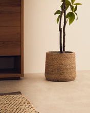 Load image into Gallery viewer, Sigal set of 2 cement plant pots in a natural finish, Ø 24 cm / 31 cm - image 4