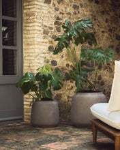 Load image into Gallery viewer, Lira terracotta-effect planter Ø53cm - image 2