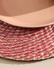 Load image into Gallery viewer, Rivela set of 2 red seagrass placemats Ø38cm - image 3