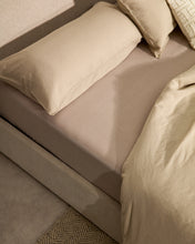 Load image into Gallery viewer, Simmel ecru linen blend adjustable bottom sheet for 160 cm bed - image 3