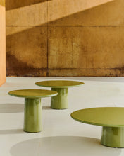 Load image into Gallery viewer, Albanella coffee table in cement with glossy green finish Ø85cm - image 5