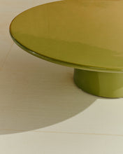 Load image into Gallery viewer, Albanella coffee table in cement with glossy green finish Ø110cm - image 3