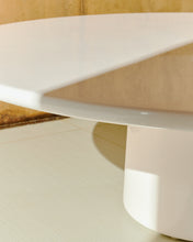 Load image into Gallery viewer, Albanella coffee table in cement with glossy white finish Ø110cm - image 3