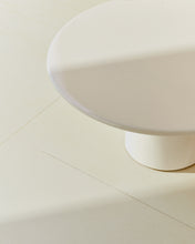Load image into Gallery viewer, Albanella coffee table in cement with glossy white finish Ø85cm - image 4