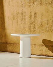 Load image into Gallery viewer, Albanella coffee table in cement with glossy white finish Ø65cm - image 2
