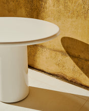 Load image into Gallery viewer, Albanella coffee table in cement with glossy white finish Ø65cm - image 3