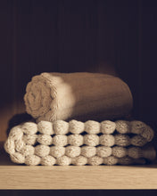 Load image into Gallery viewer, Navira 100% cotton beige bath towel 70 x 140cm - image 7