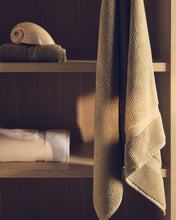 Load image into Gallery viewer, Olvira 100% cotton dark green jacquard border bath towel 70 x 140cm - image 6