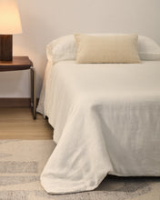 Load image into Gallery viewer, Simmel duvet cover and pillowcase set in ecru linen blend for 90 cm bed - image 2